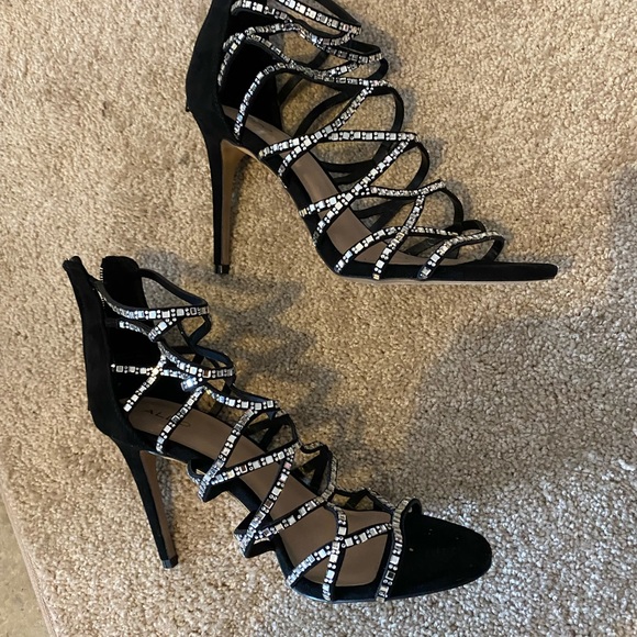 ALDO Diamond Heel - Picture 2 of 4